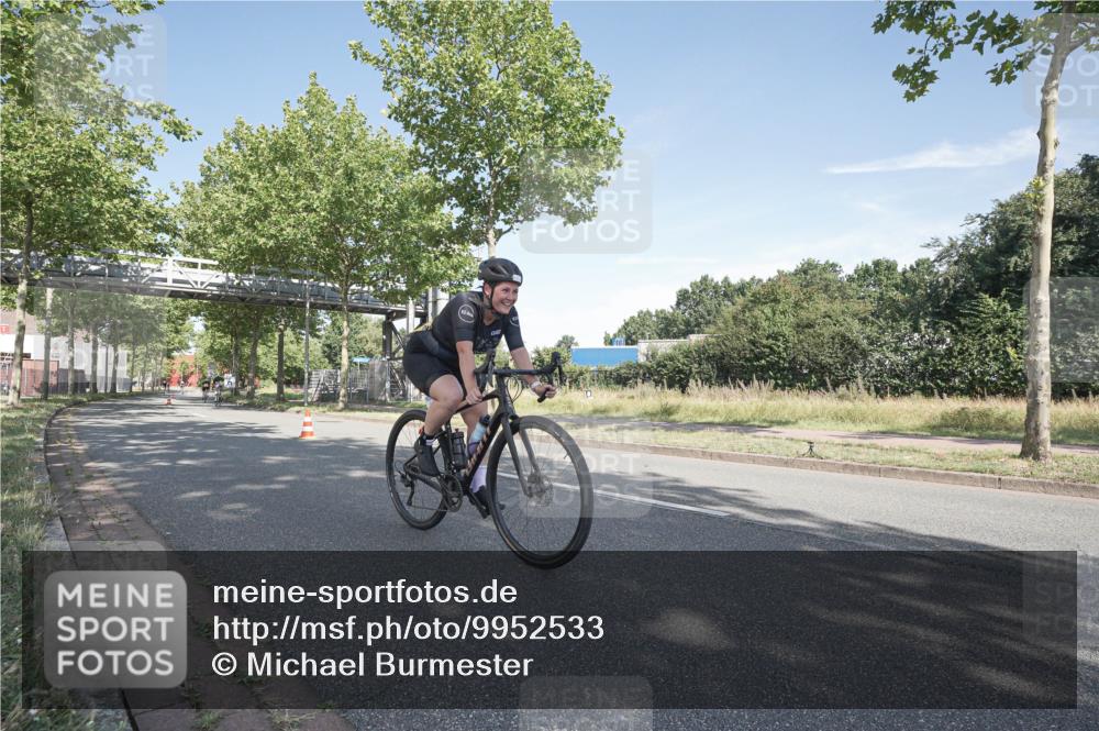 09.08.2026 - GEWOBA Citytriathlon Bremen Michael Burmester http://msf.ph/oto/9952533 09.08.2026 10:30:43 Radfahren 320, 334, 470 meine-sportfotos.de
