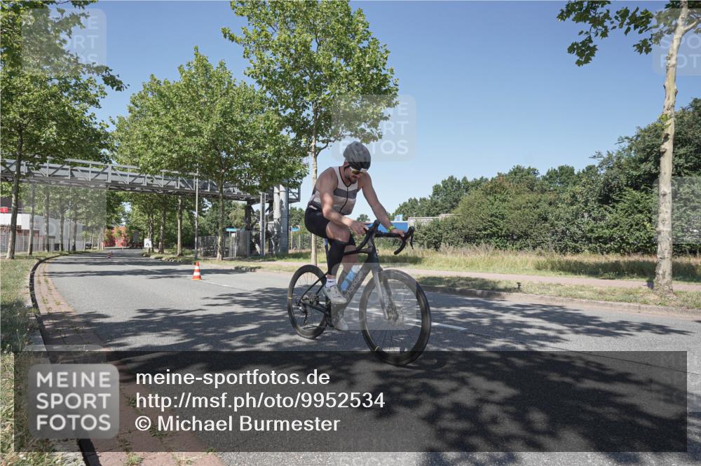 09.08.2026 - GEWOBA Citytriathlon Bremen Michael Burmester http://msf.ph/oto/9952534 09.08.2026 13:32:56 Radfahren 939, 990, 1006 meine-sportfotos.de