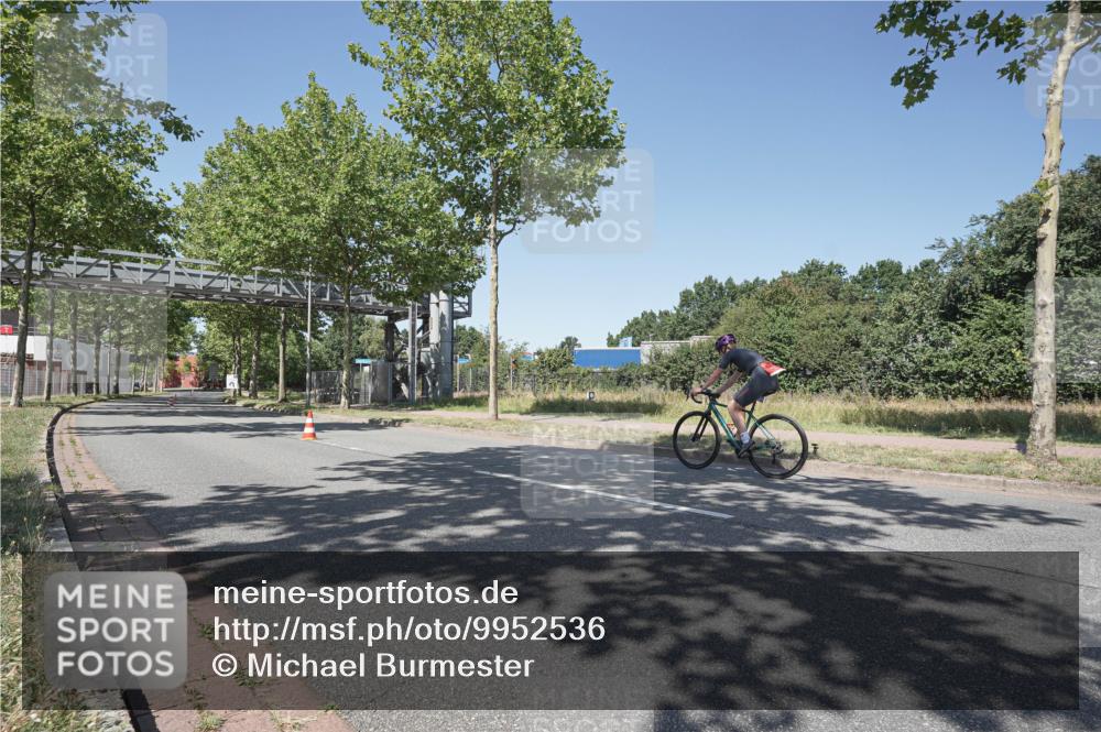09.08.2026 - GEWOBA Citytriathlon Bremen Michael Burmester http://msf.ph/oto/9952536 09.08.2026 13:33:01 Radfahren 1006 meine-sportfotos.de