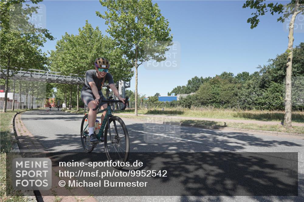 09.08.2026 - GEWOBA Citytriathlon Bremen Michael Burmester http://msf.ph/oto/9952542 09.08.2026 13:33:56 Radfahren 909 meine-sportfotos.de