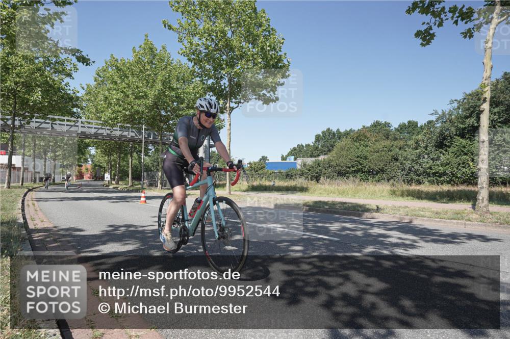 09.08.2026 - GEWOBA Citytriathlon Bremen Michael Burmester http://msf.ph/oto/9952544 09.08.2026 13:34:41 Radfahren 920, 921, 1019 meine-sportfotos.de