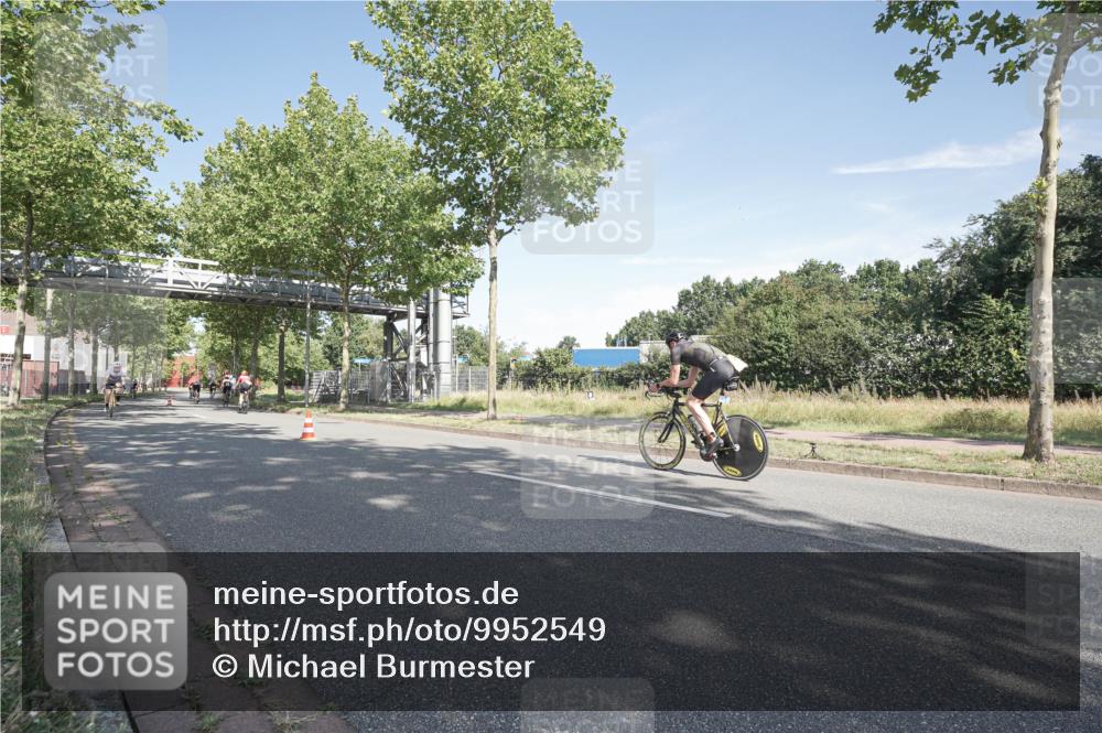 09.08.2026 - GEWOBA Citytriathlon Bremen Michael Burmester http://msf.ph/oto/9952549 09.08.2026 10:30:54 Radfahren 299, 311, 317, 320 meine-sportfotos.de