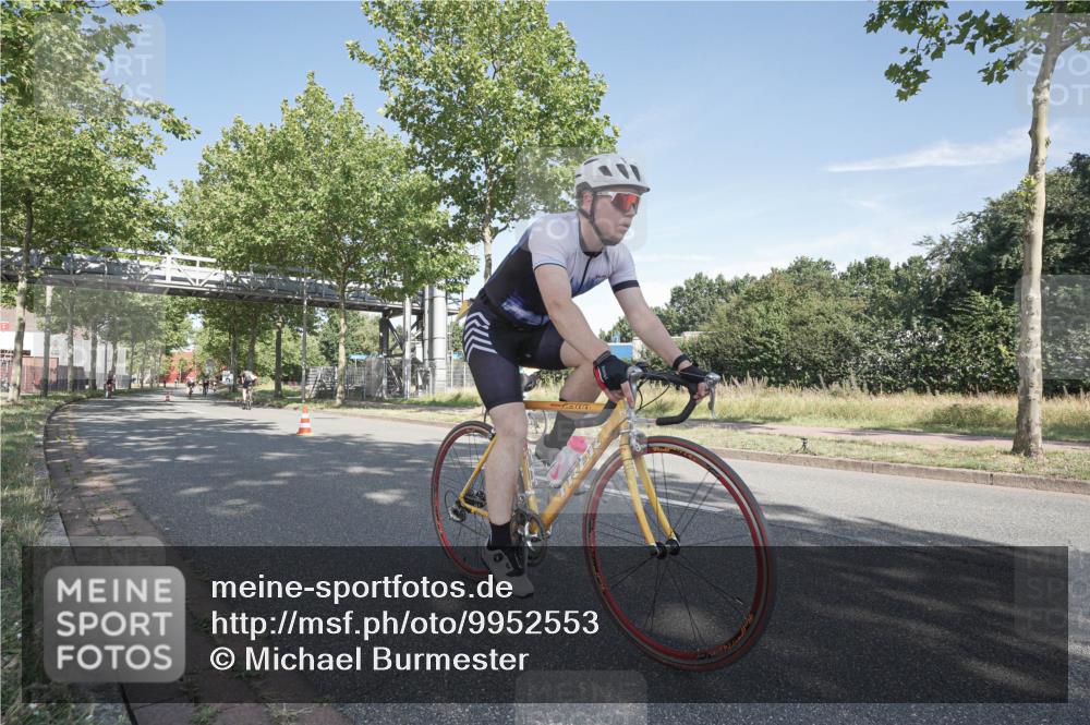 09.08.2026 - GEWOBA Citytriathlon Bremen Michael Burmester http://msf.ph/oto/9952553 09.08.2026 10:30:56 Radfahren 299, 311, 317, 320 meine-sportfotos.de
