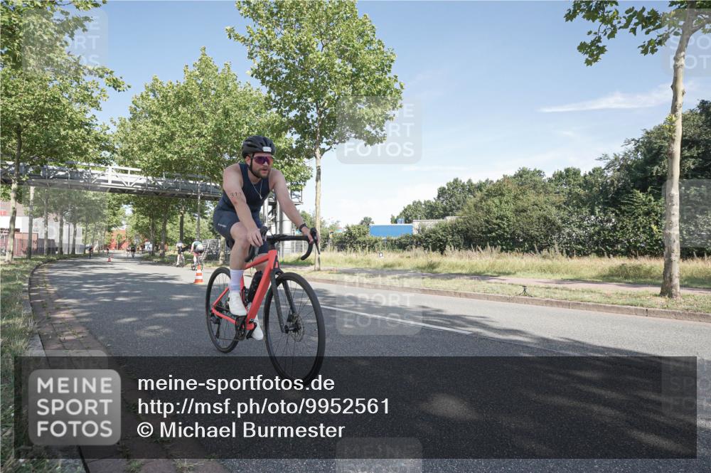 09.08.2026 - GEWOBA Citytriathlon Bremen Michael Burmester http://msf.ph/oto/9952561 09.08.2026 10:31:01 Radfahren 299, 311, 317, 320, 497 meine-sportfotos.de