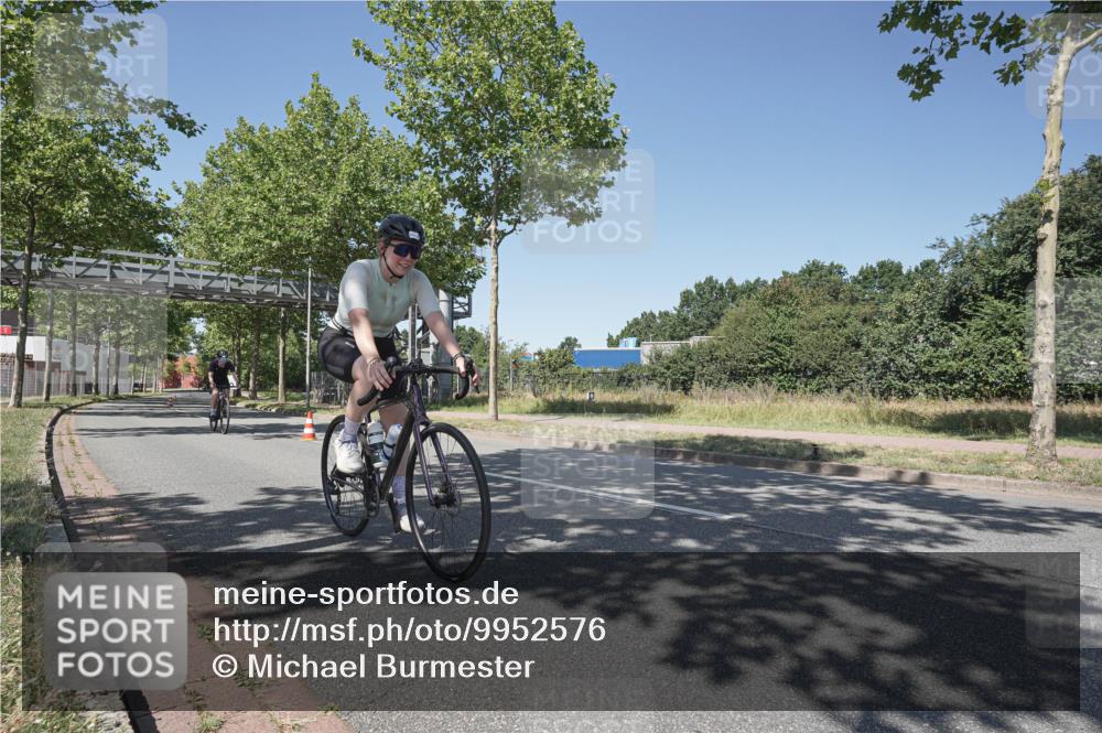 09.08.2026 - GEWOBA Citytriathlon Bremen Michael Burmester http://msf.ph/oto/9952576 09.08.2026 13:42:47 Radfahren 943 meine-sportfotos.de