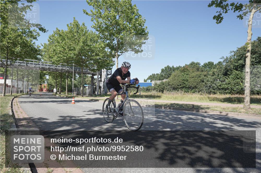 09.08.2026 - GEWOBA Citytriathlon Bremen Michael Burmester http://msf.ph/oto/9952580 09.08.2026 13:47:28 Radfahren 873 meine-sportfotos.de