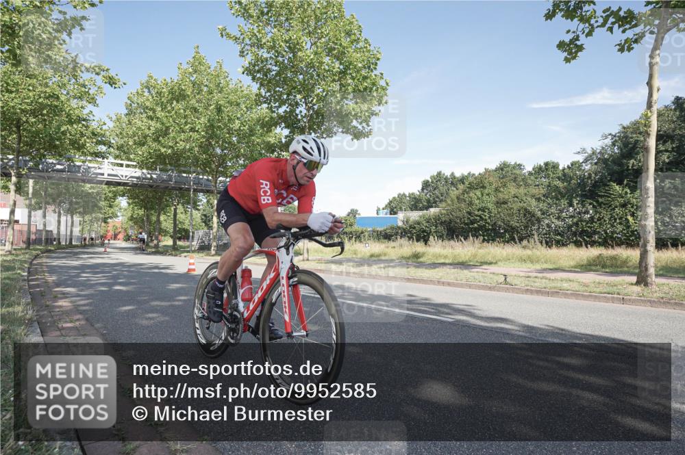 09.08.2026 - GEWOBA Citytriathlon Bremen Michael Burmester http://msf.ph/oto/9952585 09.08.2026 10:31:31 Radfahren 288, 304, 365, 397, 405, 430, 454, 472 meine-sportfotos.de