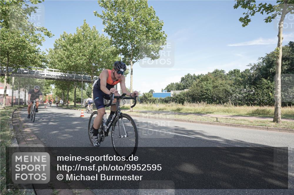 09.08.2026 - GEWOBA Citytriathlon Bremen Michael Burmester http://msf.ph/oto/9952595 09.08.2026 10:31:38 Radfahren 125, 288, 365, 397, 405, 430, 443, 458, 472 meine-sportfotos.de