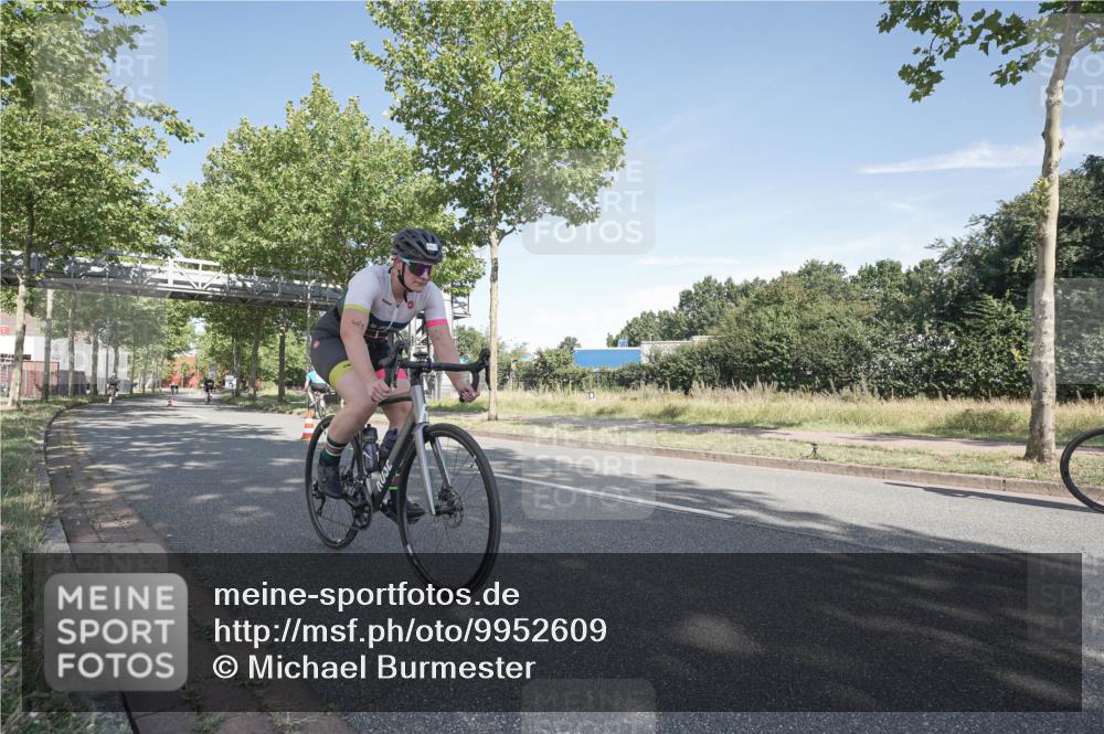 09.08.2026 - GEWOBA Citytriathlon Bremen Michael Burmester http://msf.ph/oto/9952609 09.08.2026 10:31:49 Radfahren 25, 125, 288, 337, 344, 397, 405, 443, 458, 489 meine-sportfotos.de