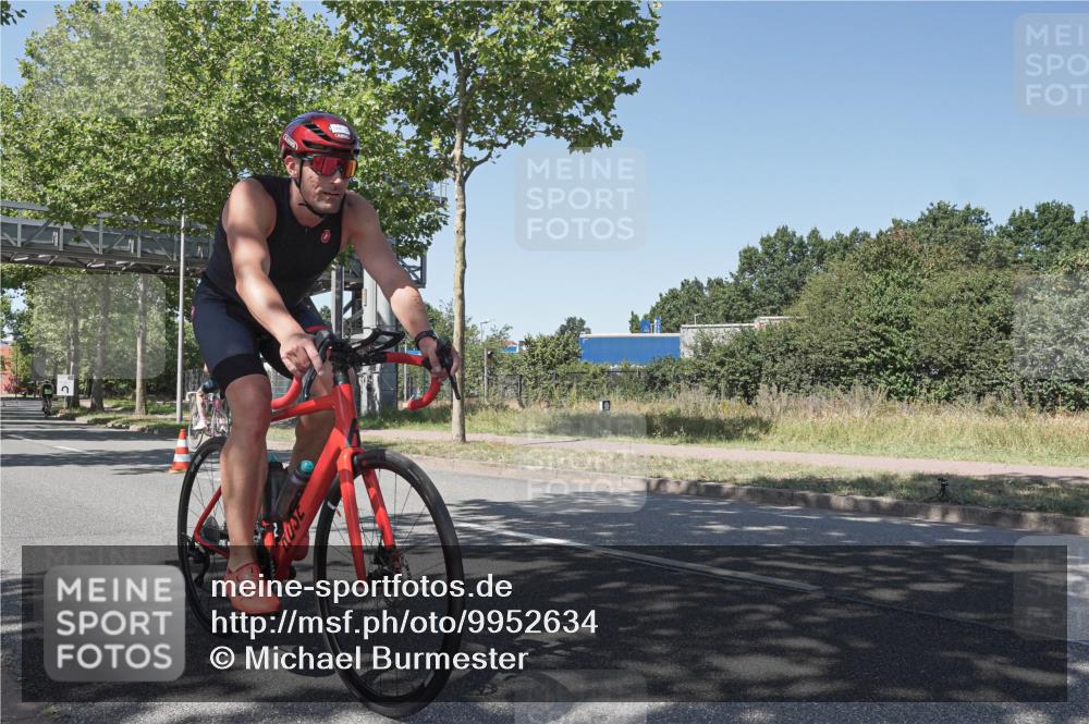 09.08.2026 - GEWOBA Citytriathlon Bremen Michael Burmester http://msf.ph/oto/9952634 09.08.2026 14:08:07 Radfahren 51, 184 meine-sportfotos.de