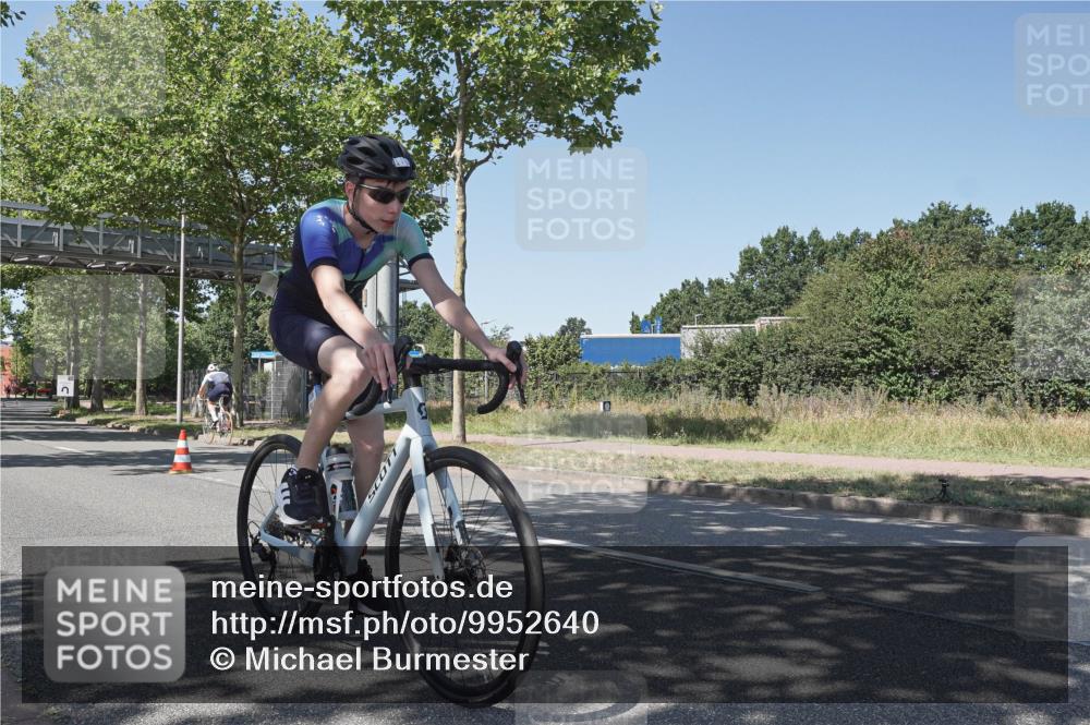 09.08.2026 - GEWOBA Citytriathlon Bremen Michael Burmester http://msf.ph/oto/9952640 09.08.2026 14:08:22 Radfahren 1, 51 meine-sportfotos.de