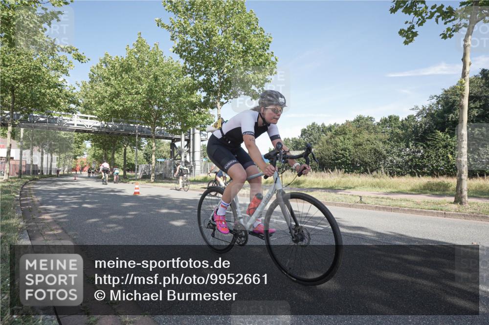 09.08.2026 - GEWOBA Citytriathlon Bremen Michael Burmester http://msf.ph/oto/9952661 09.08.2026 10:32:19 Radfahren 239, 249, 445, 456 meine-sportfotos.de