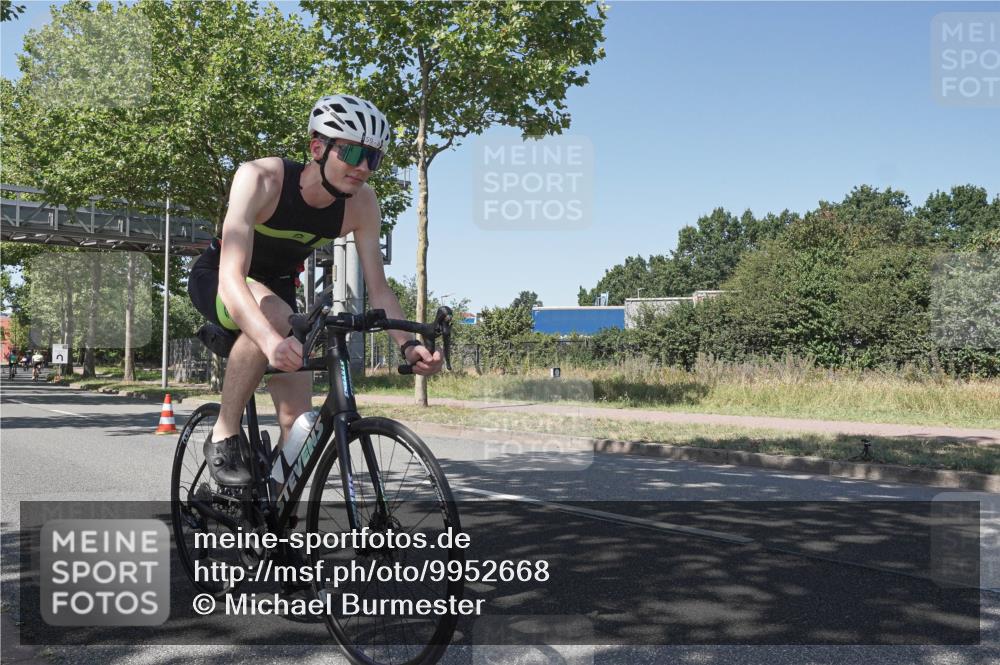 09.08.2026 - GEWOBA Citytriathlon Bremen Michael Burmester http://msf.ph/oto/9952668 09.08.2026 14:08:50 Radfahren 59, 156 meine-sportfotos.de