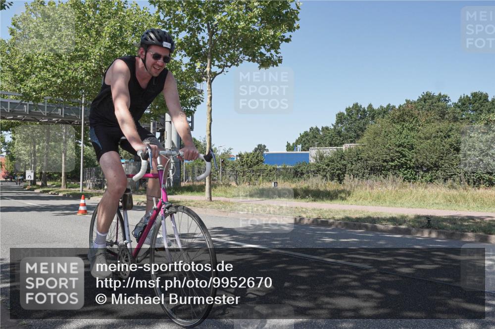 09.08.2026 - GEWOBA Citytriathlon Bremen Michael Burmester http://msf.ph/oto/9952670 09.08.2026 14:08:54 Radfahren 59, 156 meine-sportfotos.de