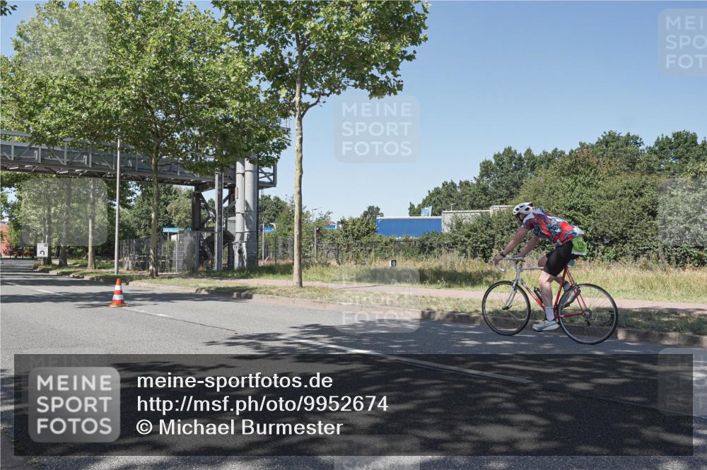 09.08.2026 - GEWOBA Citytriathlon Bremen Michael Burmester http://msf.ph/oto/9952674 09.08.2026 14:09:11 Radfahren 32, 140, 170, 181 meine-sportfotos.de