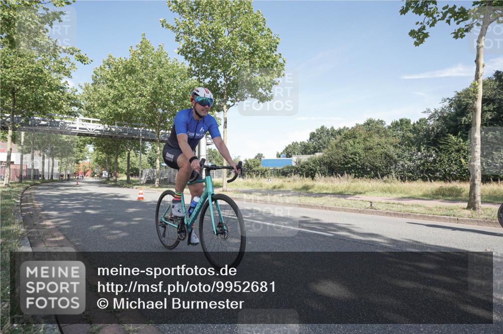 09.08.2026 - GEWOBA Citytriathlon Bremen Michael Burmester http://msf.ph/oto/9952681 09.08.2026 10:32:37 Radfahren 7, 39, 131, 303, 324, 374, 385, 515 meine-sportfotos.de