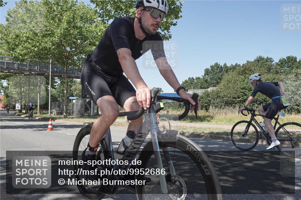 09.08.2026 - GEWOBA Citytriathlon Bremen Michael Burmester http://msf.ph/oto/9952686 09.08.2026 14:09:18 Radfahren 32, 78, 140, 141, 168, 170, 181, 185, 187, 189 meine-sportfotos.de