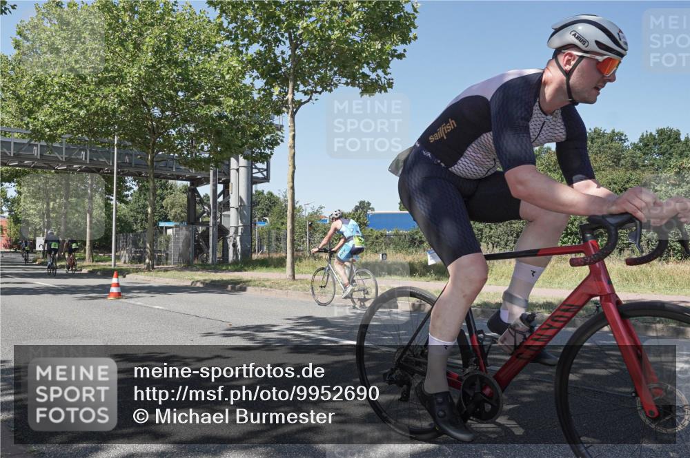 09.08.2026 - GEWOBA Citytriathlon Bremen Michael Burmester http://msf.ph/oto/9952690 09.08.2026 14:09:20 Radfahren 15, 78, 140, 141, 168, 170, 181, 185, 187, 189 meine-sportfotos.de