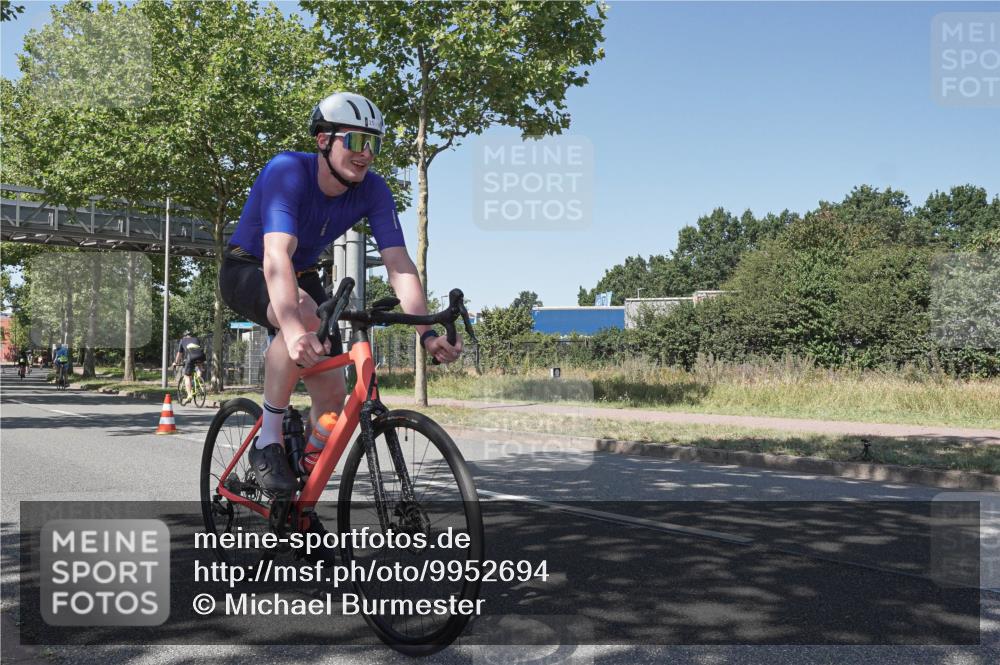 09.08.2026 - GEWOBA Citytriathlon Bremen Michael Burmester http://msf.ph/oto/9952694 09.08.2026 14:09:23 Radfahren 15, 29, 77, 78, 140, 141, 168, 170, 181, 185, 187, 189 meine-sportfotos.de