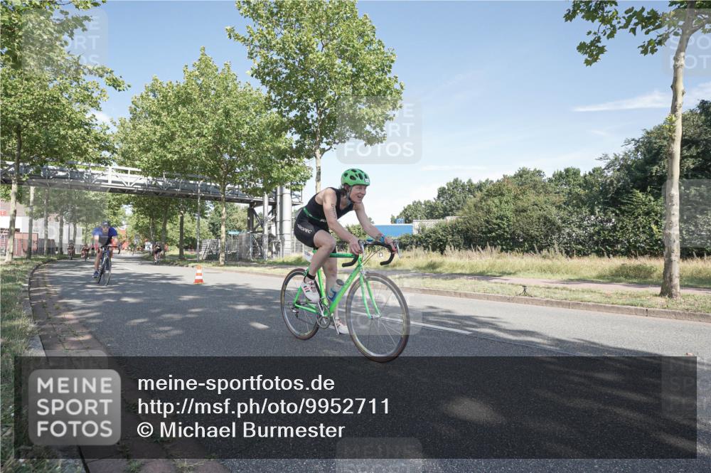 09.08.2026 - GEWOBA Citytriathlon Bremen Michael Burmester http://msf.ph/oto/9952711 09.08.2026 10:32:55 Radfahren 7, 173, 303, 305, 330, 353, 370, 419, 452, 457, 486, 493, 503, 508, 526 meine-sportfotos.de