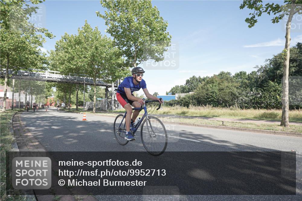 09.08.2026 - GEWOBA Citytriathlon Bremen Michael Burmester http://msf.ph/oto/9952713 09.08.2026 10:32:56 Radfahren 1, 7, 173, 303, 305, 330, 353, 370, 419, 452, 457, 486, 493, 503, 508, 526 meine-sportfotos.de