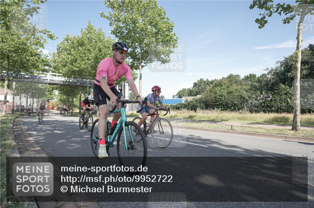 09.08.2026 - GEWOBA Citytriathlon Bremen Michael Burmester http://msf.ph/oto/9952722 09.08.2026 10:33:02 Radfahren 1, 83, 103, 173, 305, 353, 370, 413, 419, 453, 457, 486, 493, 503, 508, 526 meine-sportfotos.de