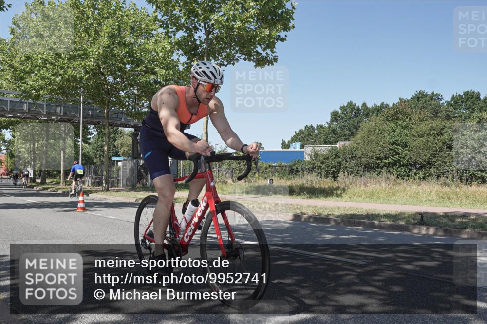 09.08.2026 - GEWOBA Citytriathlon Bremen Michael Burmester http://msf.ph/oto/9952741 09.08.2026 14:10:24 Radfahren 46, 81, 100, 161 meine-sportfotos.de