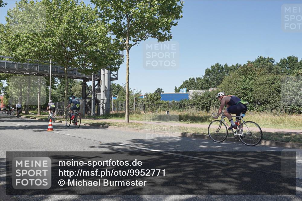 09.08.2026 - GEWOBA Citytriathlon Bremen Michael Burmester http://msf.ph/oto/9952771 09.08.2026 14:10:38 Radfahren 46, 71, 73, 81, 123, 162 meine-sportfotos.de