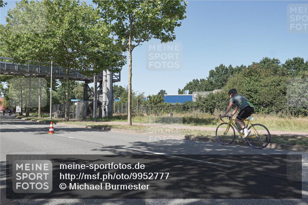 09.08.2026 - GEWOBA Citytriathlon Bremen Michael Burmester http://msf.ph/oto/9952777 09.08.2026 14:10:47 Radfahren 71, 72, 73, 137, 162 meine-sportfotos.de