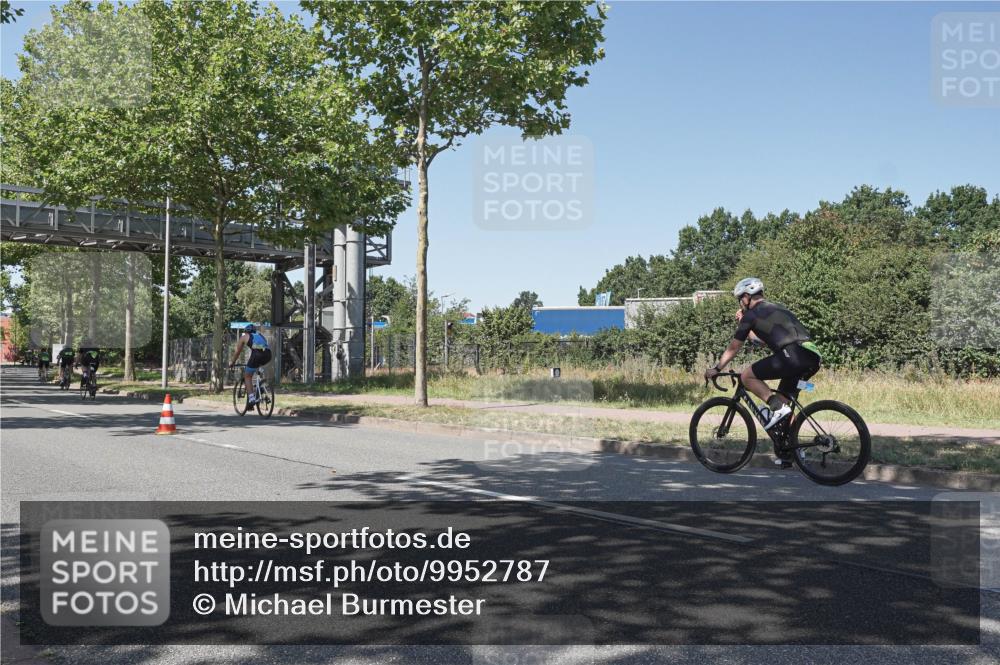 09.08.2026 - GEWOBA Citytriathlon Bremen Michael Burmester http://msf.ph/oto/9952787 09.08.2026 14:10:51 Radfahren 50, 72, 137 meine-sportfotos.de