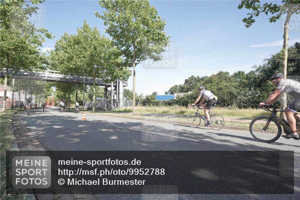 09.08.2026 - GEWOBA Citytriathlon Bremen Michael Burmester http://msf.ph/oto/9952788 09.08.2026 10:33:59 Radfahren 215, 292, 306, 448, 455, 474, 490, 522, 531 meine-sportfotos.de