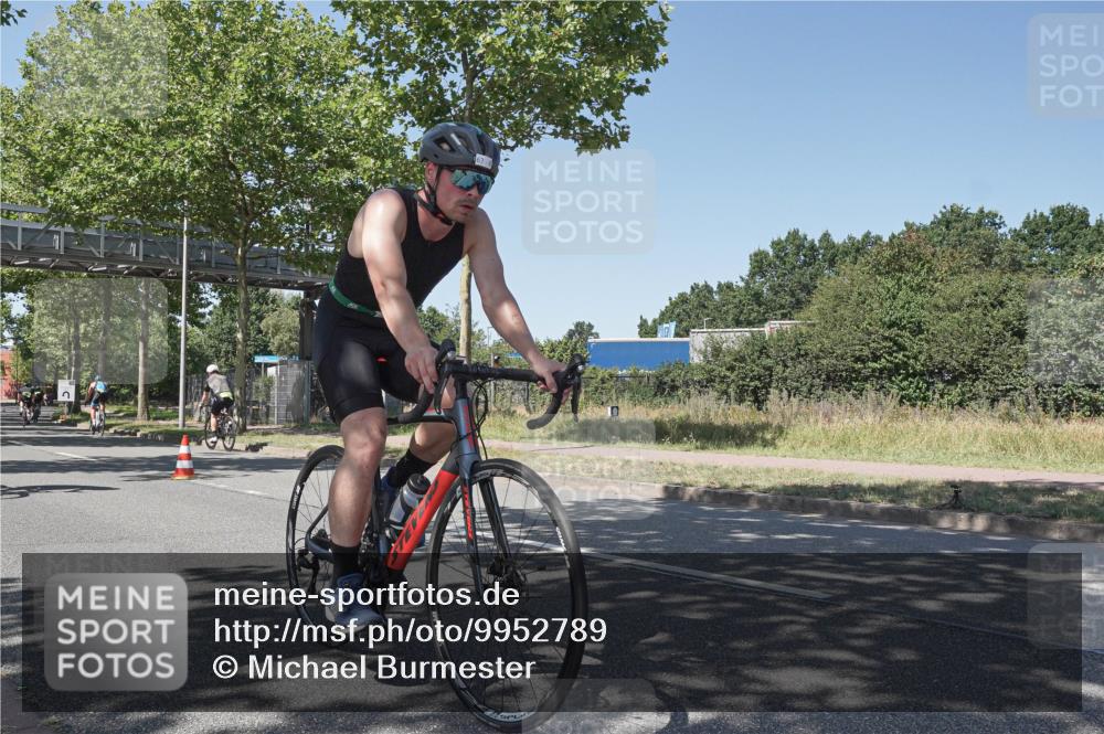 09.08.2026 - GEWOBA Citytriathlon Bremen Michael Burmester http://msf.ph/oto/9952789 09.08.2026 14:10:53 Radfahren 50, 72, 137, 331 meine-sportfotos.de