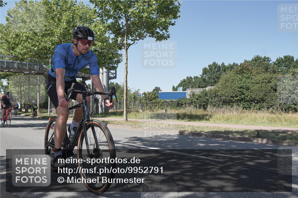 09.08.2026 - GEWOBA Citytriathlon Bremen Michael Burmester http://msf.ph/oto/9952791 09.08.2026 14:10:54 Radfahren 50, 67, 72, 137, 331 meine-sportfotos.de