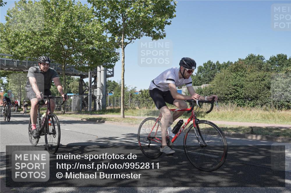 09.08.2026 - GEWOBA Citytriathlon Bremen Michael Burmester http://msf.ph/oto/9952811 09.08.2026 14:11:14 Radfahren 11, 13, 26, 33, 41, 67, 68, 79, 84, 85, 109, 113, 117, 129, 139, 144, 150 meine-sportfotos.de
