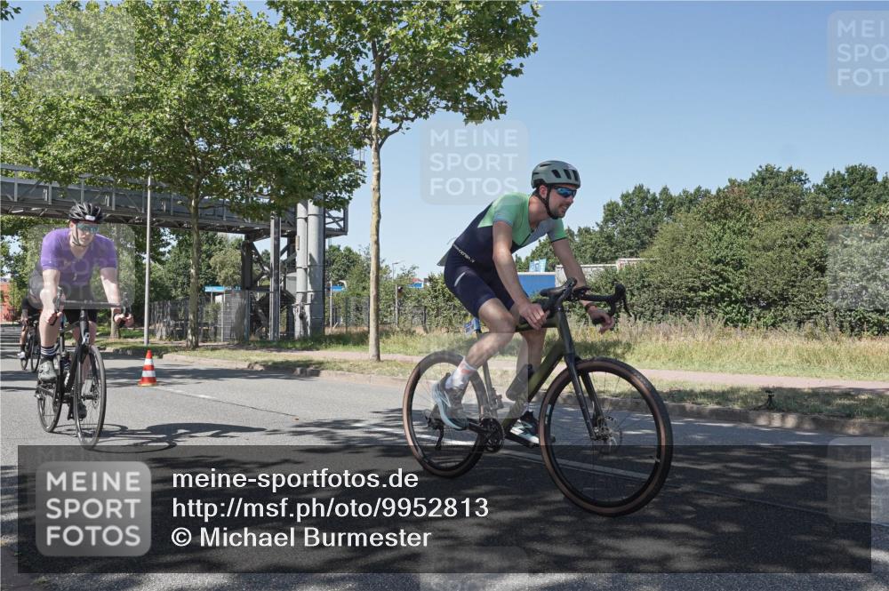 09.08.2026 - GEWOBA Citytriathlon Bremen Michael Burmester http://msf.ph/oto/9952813 09.08.2026 14:11:15 Radfahren 11, 13, 26, 33, 41, 68, 79, 84, 85, 109, 113, 117, 129, 139, 143, 144, 150 meine-sportfotos.de