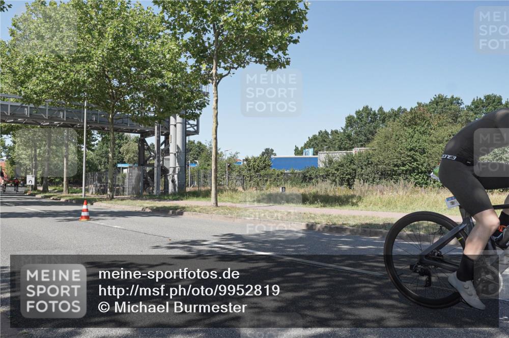 09.08.2026 - GEWOBA Citytriathlon Bremen Michael Burmester http://msf.ph/oto/9952819 09.08.2026 14:11:16 Radfahren 11, 13, 26, 33, 41, 68, 79, 84, 85, 109, 113, 117, 129, 139, 143, 144, 150 meine-sportfotos.de
