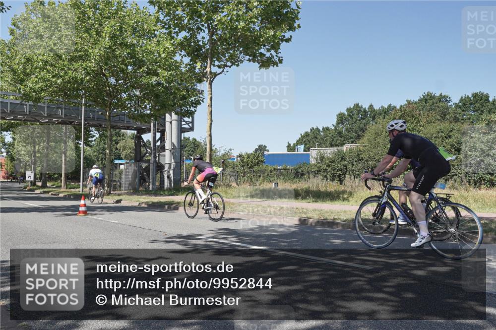 09.08.2026 - GEWOBA Citytriathlon Bremen Michael Burmester http://msf.ph/oto/9952844 09.08.2026 14:11:33 Radfahren 76, 92, 111, 114, 117, 118, 124, 125, 128, 143, 155 meine-sportfotos.de