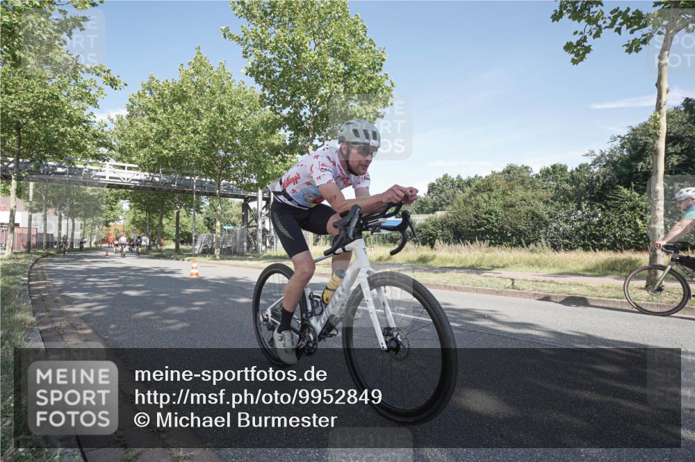 09.08.2026 - GEWOBA Citytriathlon Bremen Michael Burmester http://msf.ph/oto/9952849 09.08.2026 10:34:38 Radfahren 47, 99, 193, 367, 386, 521 meine-sportfotos.de