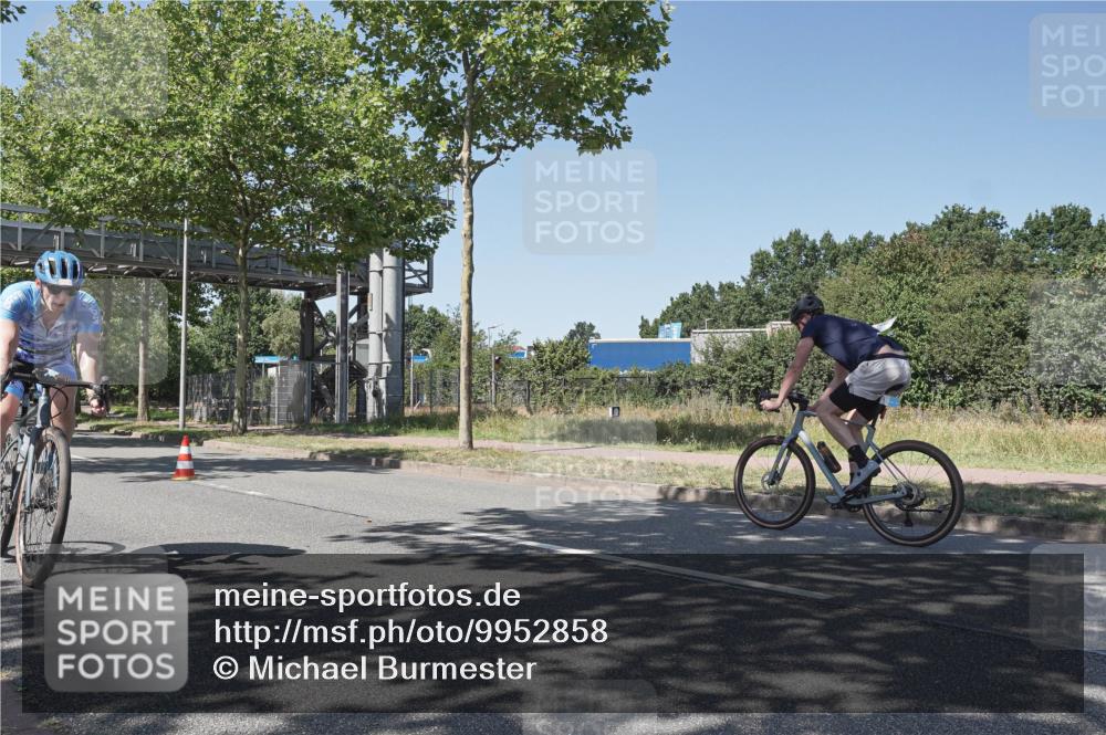 09.08.2026 - GEWOBA Citytriathlon Bremen Michael Burmester http://msf.ph/oto/9952858 09.08.2026 14:11:56 Radfahren 44, 151, 350 meine-sportfotos.de