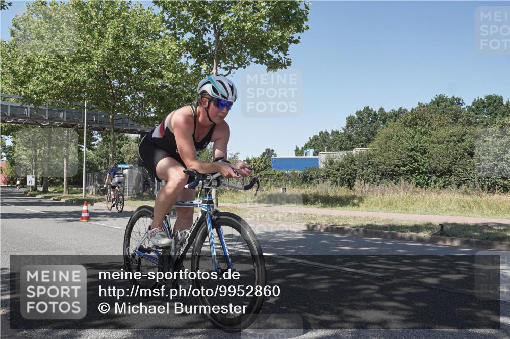 09.08.2026 - GEWOBA Citytriathlon Bremen Michael Burmester http://msf.ph/oto/9952860 09.08.2026 14:11:57 Radfahren 44, 151, 350 meine-sportfotos.de