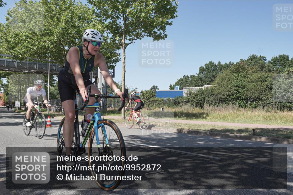 09.08.2026 - GEWOBA Citytriathlon Bremen Michael Burmester http://msf.ph/oto/9952872 09.08.2026 14:12:09 Radfahren 44, 60, 70, 169, 350 meine-sportfotos.de