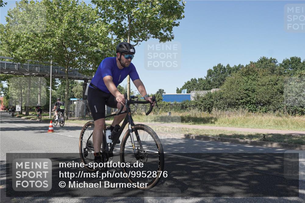 09.08.2026 - GEWOBA Citytriathlon Bremen Michael Burmester http://msf.ph/oto/9952876 09.08.2026 14:12:11 Radfahren 44, 60, 70, 169, 270 meine-sportfotos.de