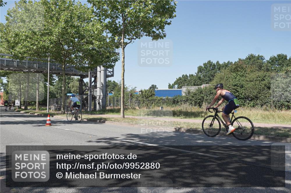 09.08.2026 - GEWOBA Citytriathlon Bremen Michael Burmester http://msf.ph/oto/9952880 09.08.2026 14:12:14 Radfahren 27, 60, 70, 105, 135, 169, 270 meine-sportfotos.de