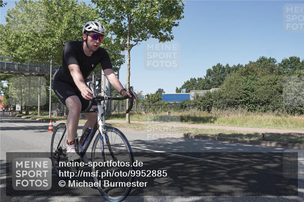 09.08.2026 - GEWOBA Citytriathlon Bremen Michael Burmester http://msf.ph/oto/9952885 09.08.2026 14:12:20 Radfahren 5, 27, 60, 91, 99, 105, 135, 169, 270 meine-sportfotos.de