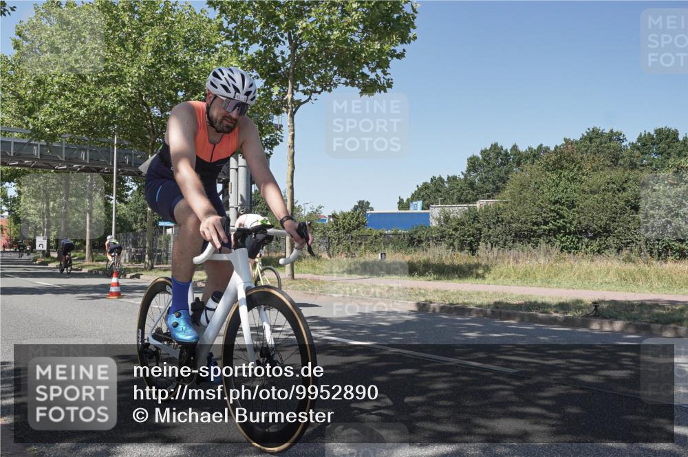 09.08.2026 - GEWOBA Citytriathlon Bremen Michael Burmester http://msf.ph/oto/9952890 09.08.2026 14:12:24 Radfahren 5, 27, 45, 91, 99, 105, 135, 169, 270 meine-sportfotos.de
