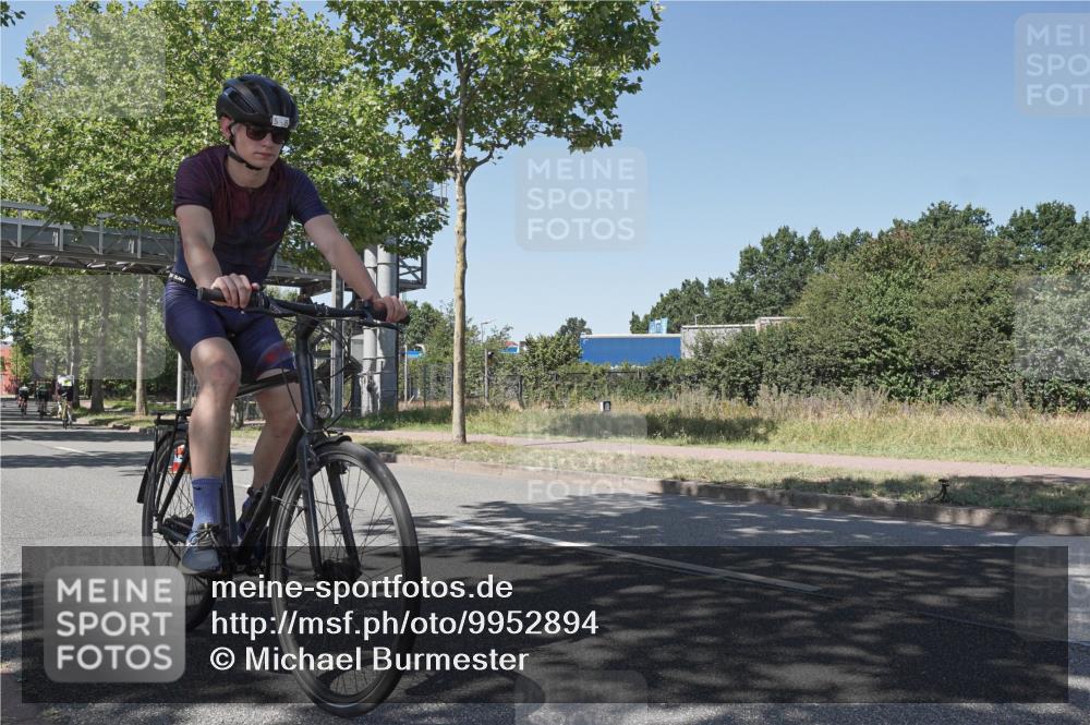 09.08.2026 - GEWOBA Citytriathlon Bremen Michael Burmester http://msf.ph/oto/9952894 09.08.2026 14:12:26 Radfahren 5, 27, 45, 91, 99, 105, 135, 169, 270 meine-sportfotos.de