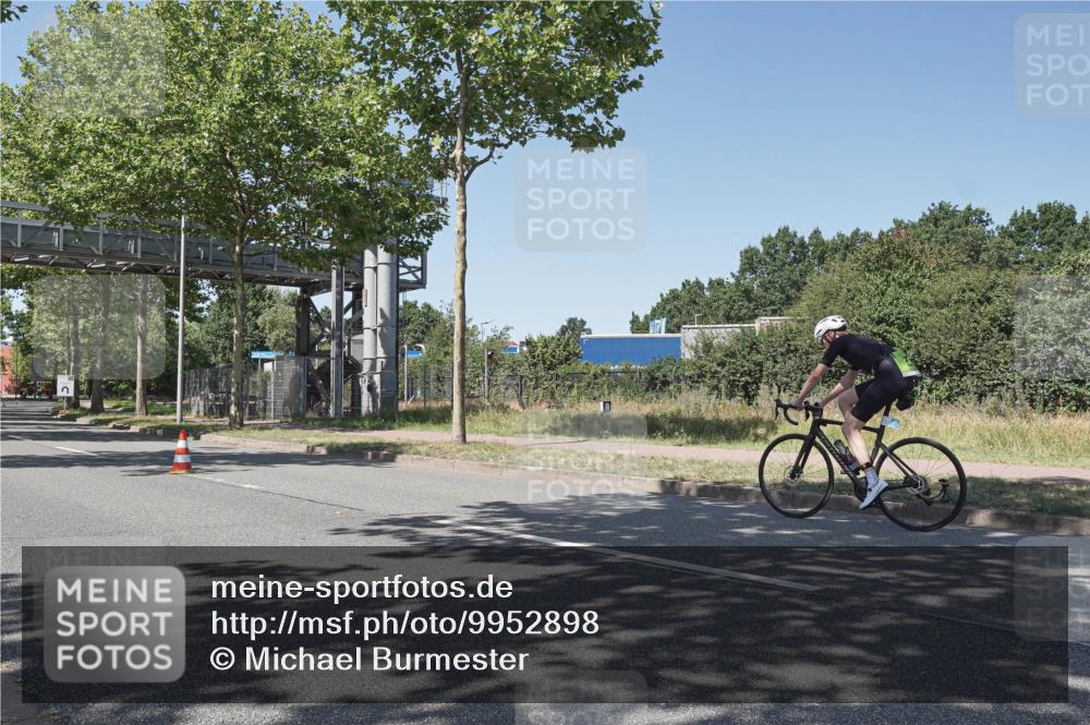 09.08.2026 - GEWOBA Citytriathlon Bremen Michael Burmester http://msf.ph/oto/9952898 09.08.2026 14:12:37 Radfahren 22, 45, 99 meine-sportfotos.de