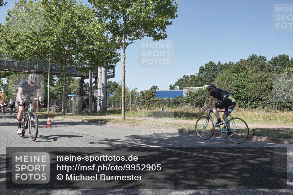 09.08.2026 - GEWOBA Citytriathlon Bremen Michael Burmester http://msf.ph/oto/9952905 09.08.2026 14:12:43 Radfahren 22, 134, 148, 159, 294 meine-sportfotos.de