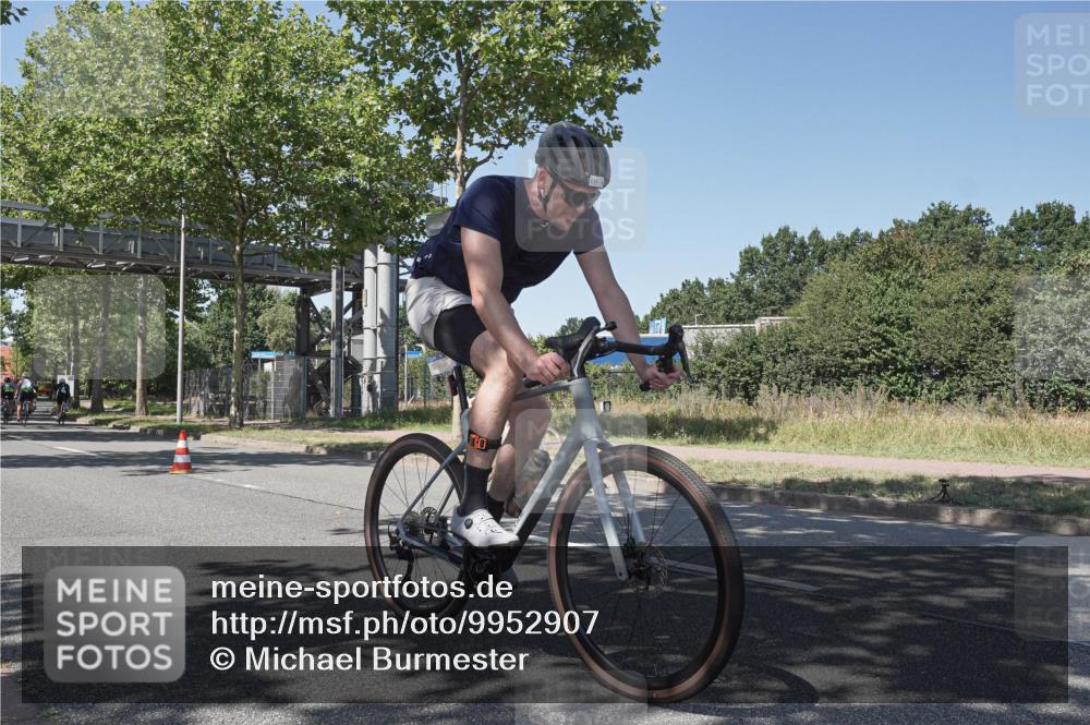 09.08.2026 - GEWOBA Citytriathlon Bremen Michael Burmester http://msf.ph/oto/9952907 09.08.2026 14:12:43 Radfahren 22, 134, 148, 159, 294 meine-sportfotos.de