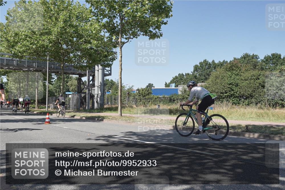 09.08.2026 - GEWOBA Citytriathlon Bremen Michael Burmester http://msf.ph/oto/9952933 09.08.2026 14:12:55 Radfahren 2, 21, 24, 38, 83, 134, 148, 159, 294 meine-sportfotos.de